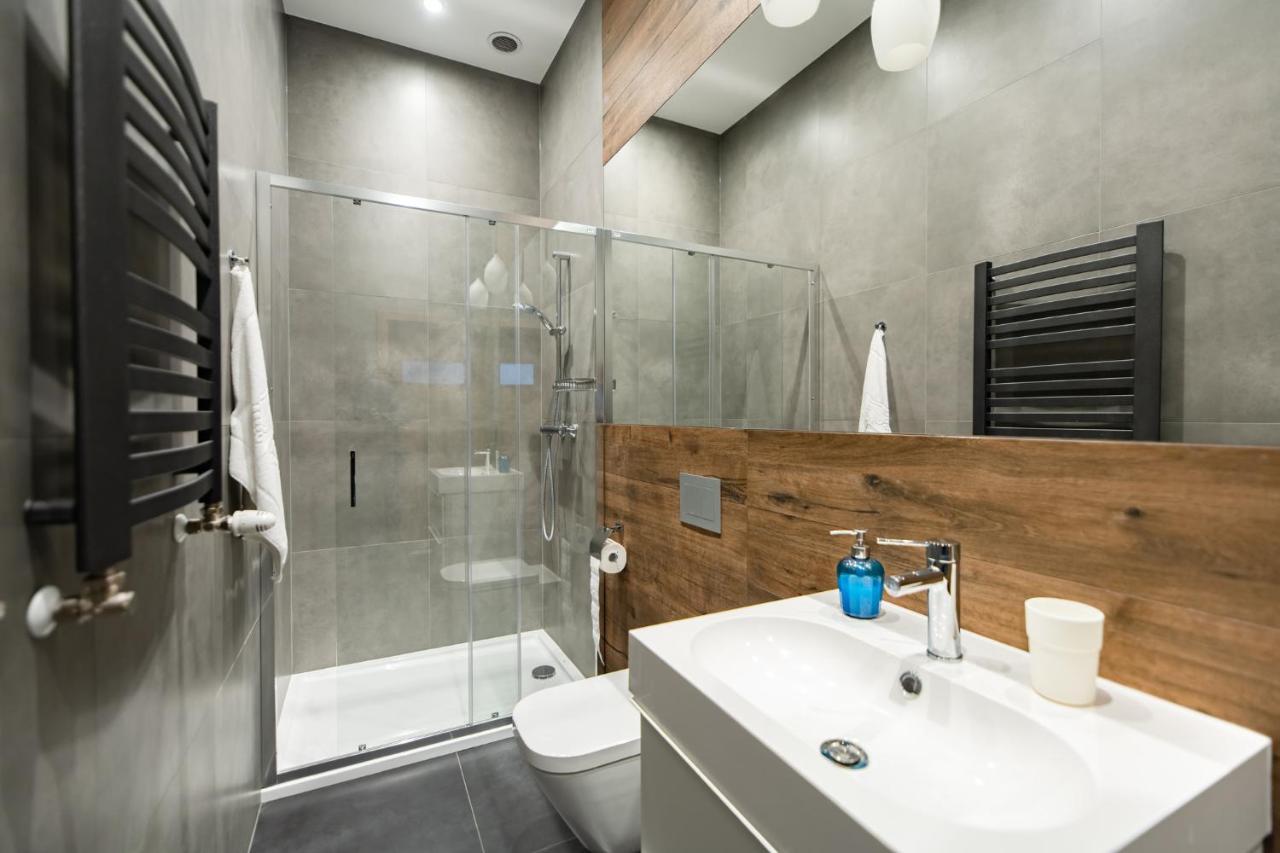 Neo Sky Apartment, Free Parking, 15 Min Walk Old Town&Kazimierz - By Homelike Kraków Zewnętrze zdjęcie